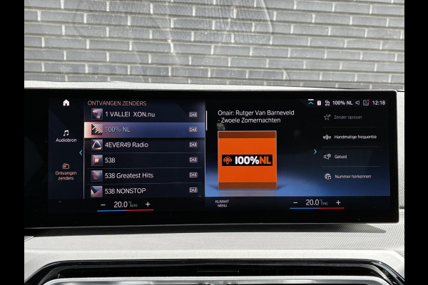 BMW 3 Serie Sedan 318i Automaat / Stoelverwarming / Parkeersensoren achter / Navigatiesysteem / Active Guard Plus / Shadow Line / Live Cockpit Plus / Cruise Control / DAB / Connected Package Professional