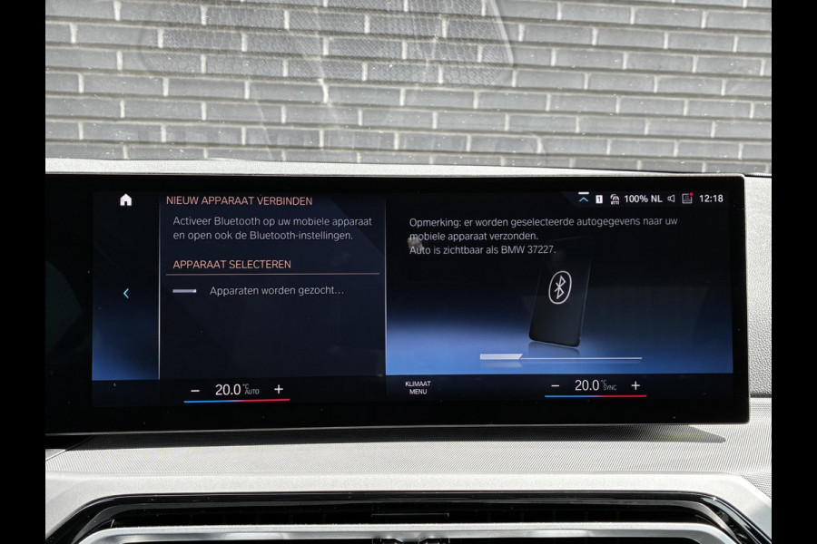 BMW 3 Serie Sedan 318i Automaat / Stoelverwarming / Parkeersensoren achter / Navigatiesysteem / Active Guard Plus / Shadow Line / Live Cockpit Plus / Cruise Control / DAB / Connected Package Professional