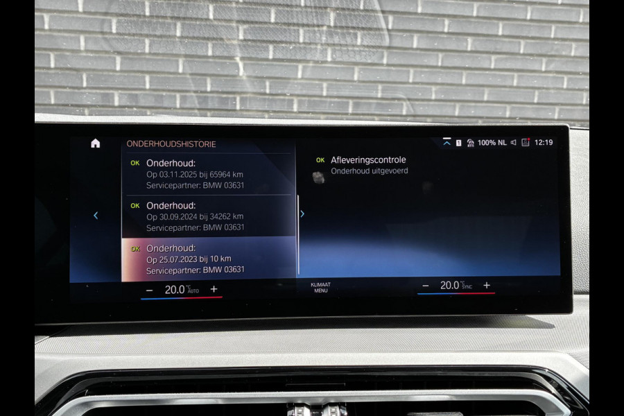 BMW 3 Serie Sedan 318i Automaat / Stoelverwarming / Parkeersensoren achter / Navigatiesysteem / Active Guard Plus / Shadow Line / Live Cockpit Plus / Cruise Control / DAB / Connected Package Professional