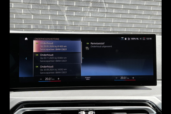 BMW 3 Serie Sedan 318i Automaat / Stoelverwarming / Parkeersensoren achter / Navigatiesysteem / Active Guard Plus / Shadow Line / Live Cockpit Plus / Cruise Control / DAB / Connected Package Professional