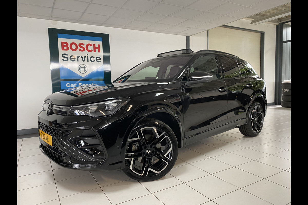 Volkswagen Tiguan 1.5 eHybrid R-Line Edition 272 PK Black-Style Panoramadak ,  Headup , Dynamic Light, Trekhaak, Leer , Massage stoelen