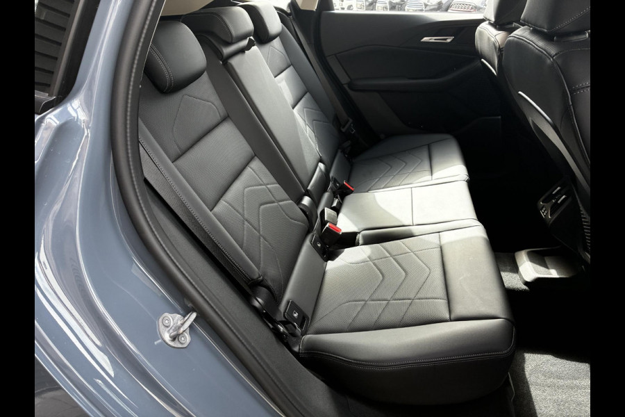 BMW 2 Serie Active Tourer 220i Automaat / Live Cockpit Professional / Navigatiesysteem / Cruise Control / Leder / Achteruitrijcamera / DAB / Parkeersensoren voor + achter / LED / Climate Control