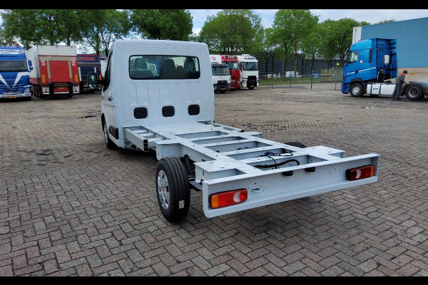 Renault Master E-TECH 87 KWH FWD EL - 4 TON'S CHASSIS / B RIJBEWIJS - WIELBASIS 4.22 METER