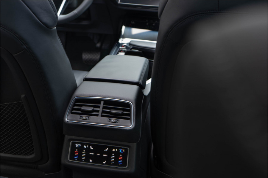 Audi e-tron S Quattro 371 kW / 360 Top View/ Softclose/ Head-up Display/ B&O/ Trekhaak/ Panoramadak/ 371kW (505 pk)