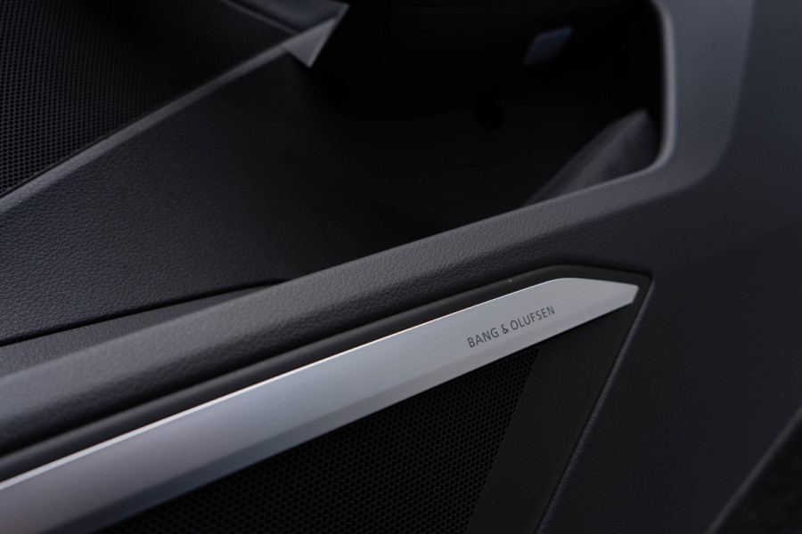 Audi e-tron S Quattro 371 kW / 360 Top View/ Softclose/ Head-up Display/ B&O/ Trekhaak/ Panoramadak/ 371kW (505 pk)