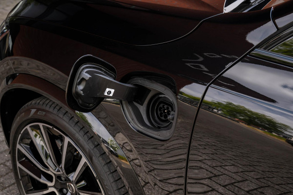Volvo XC90 2.0 T8 Plug-in hybrid AWD Ultra Dark Alle Opties