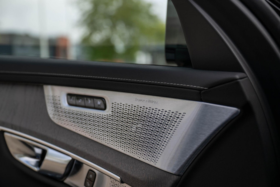 Volvo XC90 2.0 T8 Plug-in hybrid AWD Ultra Dark Alle Opties