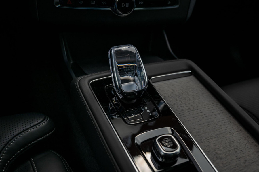 Volvo XC90 2.0 T8 Plug-in hybrid AWD Ultra Dark Alle Opties
