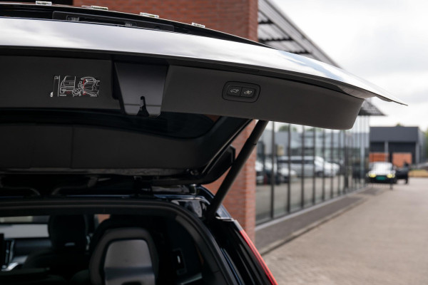 Volvo XC90 2.0 T8 Plug-in hybrid AWD Ultra Dark Alle Opties