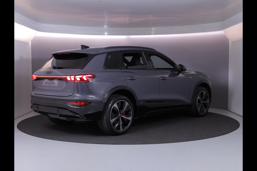 Audi Q6 e-tron S edition quattro 100 kWh | Private lease vanaf €1334 | 385pk | Panoramadak |  Luchtvering | B&O Audio | Elektisch verstelbare voorstoelen | Geheugen bestuurderstoel | Head up Display