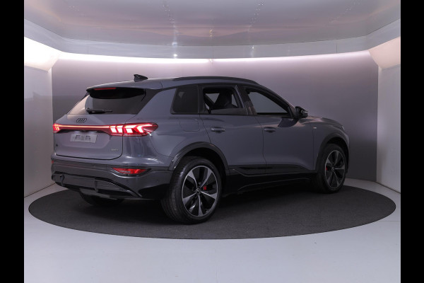 Audi Q6 e-tron S edition quattro 100 kWh | Private lease vanaf €1334 | 385pk | Panoramadak |  Luchtvering | B&O Audio | Elektisch verstelbare voorstoelen | Geheugen bestuurderstoel | Head up Display
