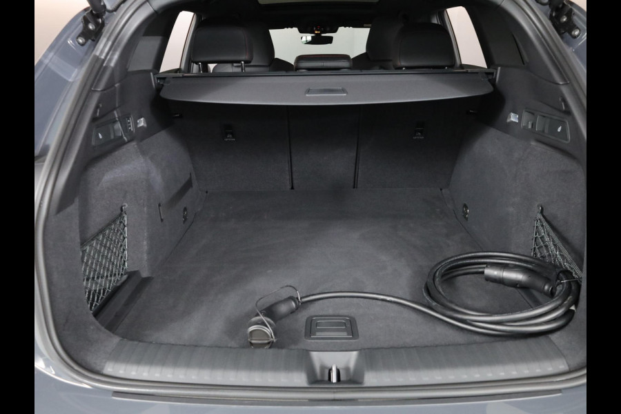 Audi Q6 e-tron S edition quattro 100 kWh | Private lease vanaf €1334 | 385pk | Panoramadak |  Luchtvering | B&O Audio | Elektisch verstelbare voorstoelen | Geheugen bestuurderstoel | Head up Display