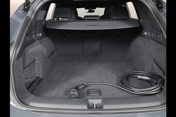 Audi Q6 e-tron S edition quattro 100 kWh | Private lease vanaf €1334 | 385pk | Panoramadak |  Luchtvering | B&O Audio | Elektisch verstelbare voorstoelen | Geheugen bestuurderstoel | Head up Display