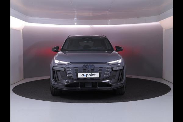 Audi Q6 e-tron S edition quattro 100 kWh | Private lease vanaf €1334 | 385pk | Panoramadak |  Luchtvering | B&O Audio | Elektisch verstelbare voorstoelen | Geheugen bestuurderstoel | Head up Display
