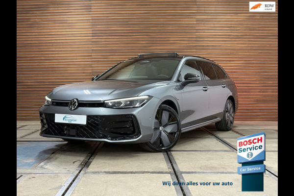 Volkswagen Passat Variant 1.5 eHybrid R-Line Edition|fabr. garantie tot 2030|272PK|Pano|Matrix LED| H&K Sound | Massage | Trekhaak