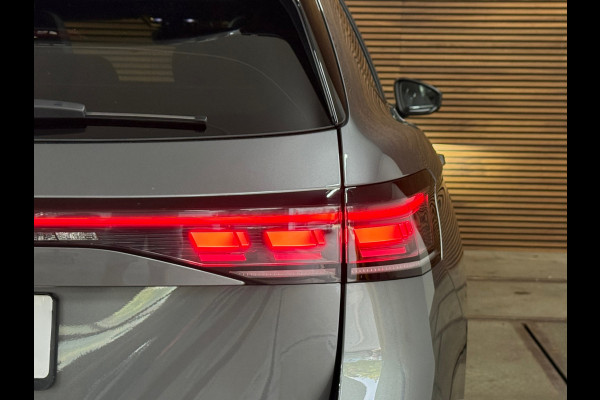 Volkswagen Passat Variant 1.5 eHybrid R-Line Edition|fabr. garantie tot 2030|272PK|Pano|Matrix LED| H&K Sound | Massage | Trekhaak