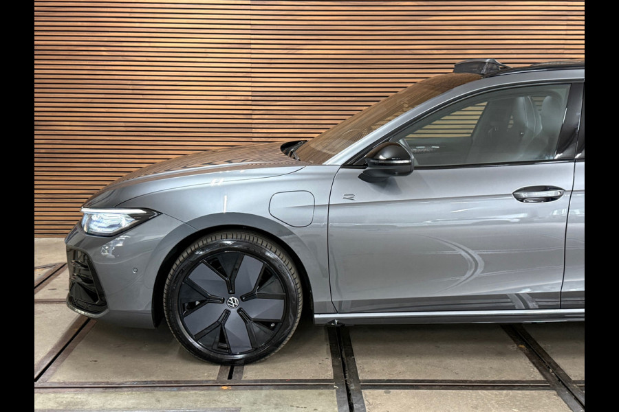 Volkswagen Passat Variant 1.5 eHybrid R-Line Edition|fabr. garantie tot 2030|272PK|Pano|Matrix LED| H&K Sound | Massage | Trekhaak