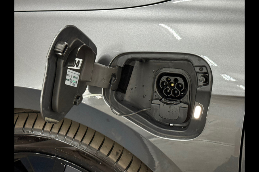 Volkswagen Passat Variant 1.5 eHybrid R-Line Edition|fabr. garantie tot 2030|272PK|Pano|Matrix LED| H&K Sound | Massage | Trekhaak