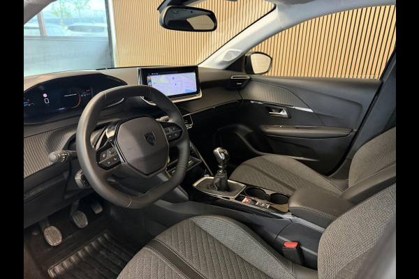 Peugeot 208 1.2 PureTech 100 PK Allure Pack | 360 Camera | BLiS | Adapt. Cruise | Carplay | Stoelverw. | Incl. garantie