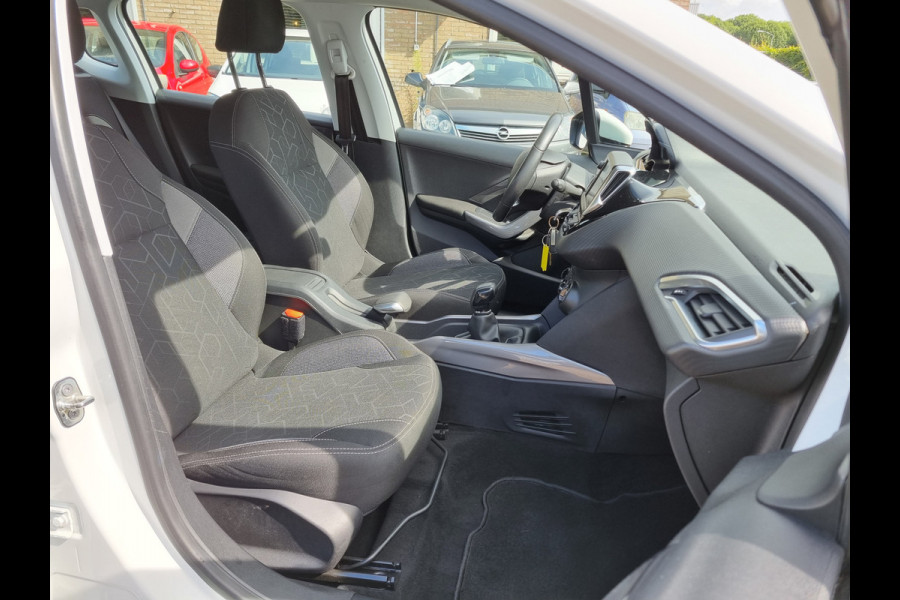 Peugeot 2008 1.2 PureTech Blue Lion ✅NIEUWE APK ✅TREKHAAK