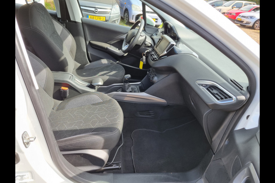 Peugeot 2008 1.2 PureTech Blue Lion ✅NIEUWE APK ✅TREKHAAK