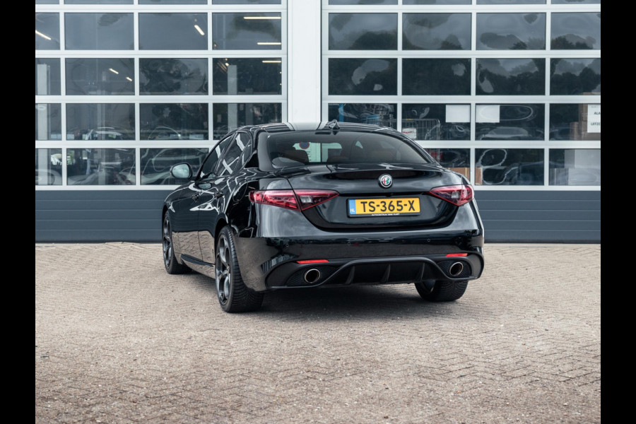 Alfa Romeo Giulia 2.0T Super | Veloce Pack | 19" | BSM | Adapt. Cruise | Xenon | Apple Carplay | PDC | Flippers | Camera | Stoel&Stuur Verw. | Premium Audio