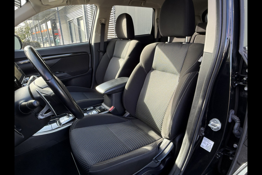 Mitsubishi Outlander BWJ 2021 | 2.4 225PK PHEV Pure | CLIMA | NAVI | STOELVERW | CAMERA A | CARPLAY |