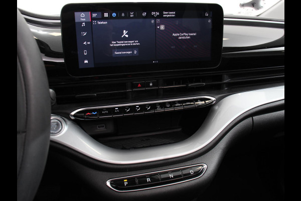 Fiat 500E C Icon 42 kWh Automaat Climate control Cruise control Parkeersensoren Achteruitrijcamera Keyless Navigatie Apple Carplay/ Android Auto Lichtmetalen velgen Radio