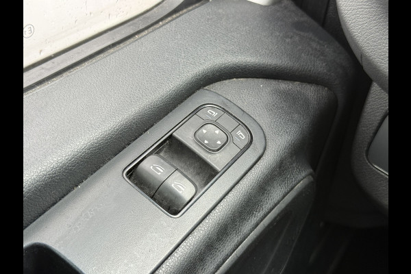 Mercedes-Benz Sprinter 515 1.9 CDI 150PK Automaat Laadklep Bakwagen Dubbellucht Climate Control Cruise Control Apple Carplay Koffer Meubelbak