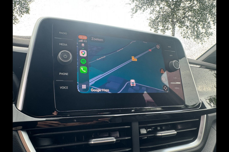 Volkswagen T-Roc 1.0 TSI R-Line Afneembare trekhaak | IQ Light | Carplay | Verwarmde voorstoelen | Acc | Pdc