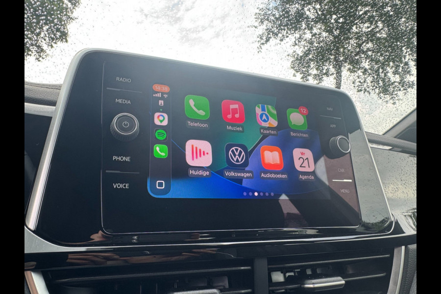 Volkswagen T-Roc 1.0 TSI R-Line Afneembare trekhaak | IQ Light | Carplay | Verwarmde voorstoelen | Acc | Pdc