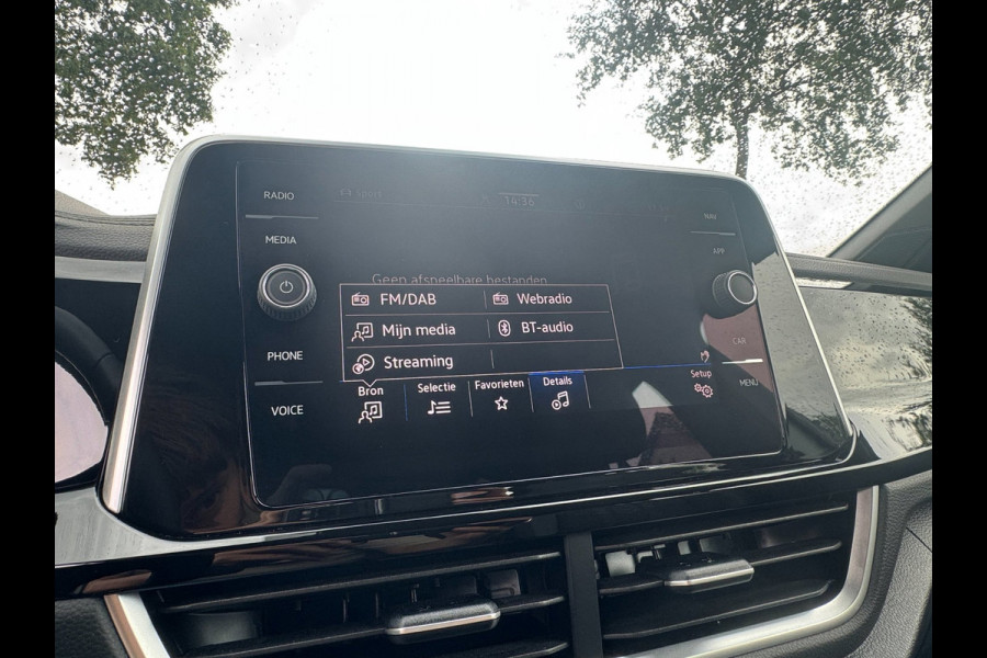 Volkswagen T-Roc 1.0 TSI R-Line Afneembare trekhaak | IQ Light | Carplay | Verwarmde voorstoelen | Acc | Pdc