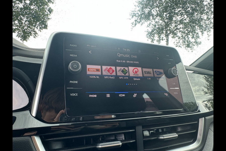 Volkswagen T-Roc 1.0 TSI R-Line Afneembare trekhaak | IQ Light | Carplay | Verwarmde voorstoelen | Acc | Pdc