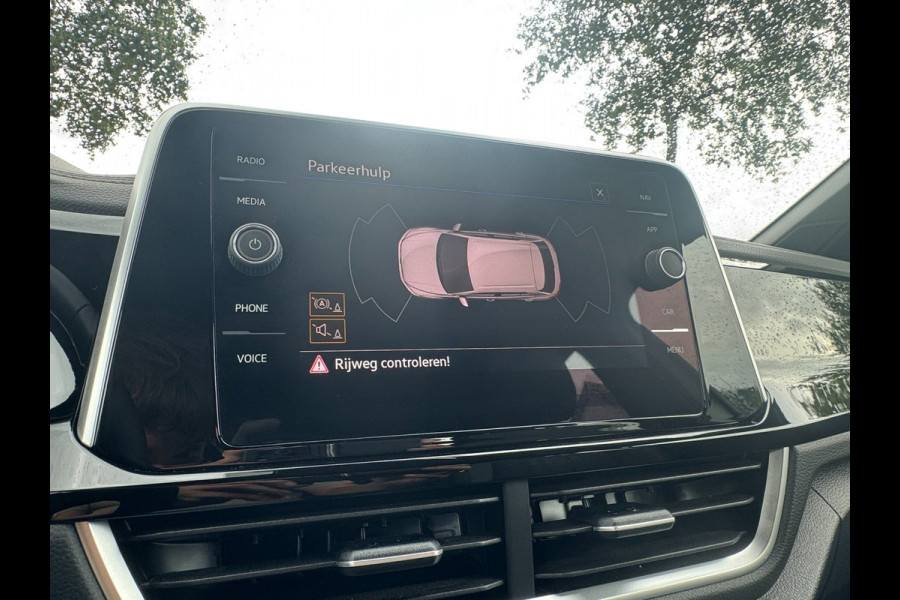 Volkswagen T-Roc 1.0 TSI R-Line Afneembare trekhaak | IQ Light | Carplay | Verwarmde voorstoelen | Acc | Pdc