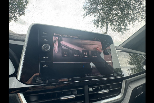 Volkswagen T-Roc 1.0 TSI R-Line Afneembare trekhaak | IQ Light | Carplay | Verwarmde voorstoelen | Acc | Pdc