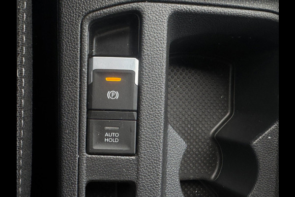 Volkswagen T-Roc 1.0 TSI R-Line Afneembare trekhaak | IQ Light | Carplay | Verwarmde voorstoelen | Acc | Pdc