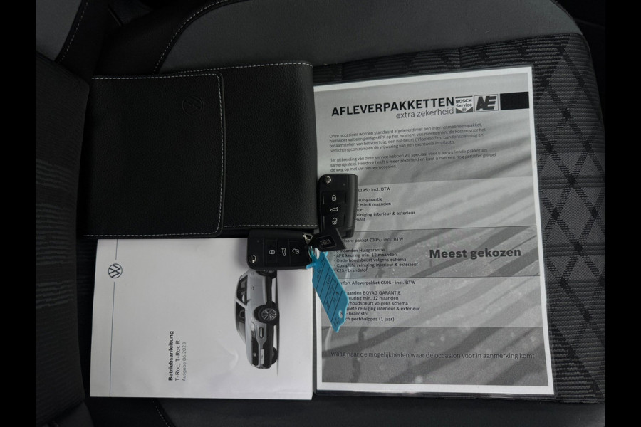 Volkswagen T-Roc 1.0 TSI R-Line Afneembare trekhaak | IQ Light | Carplay | Verwarmde voorstoelen | Acc | Pdc