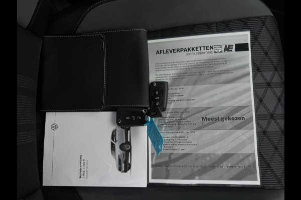 Volkswagen T-Roc 1.0 TSI R-Line Afneembare trekhaak | IQ Light | Carplay | Verwarmde voorstoelen | Acc | Pdc