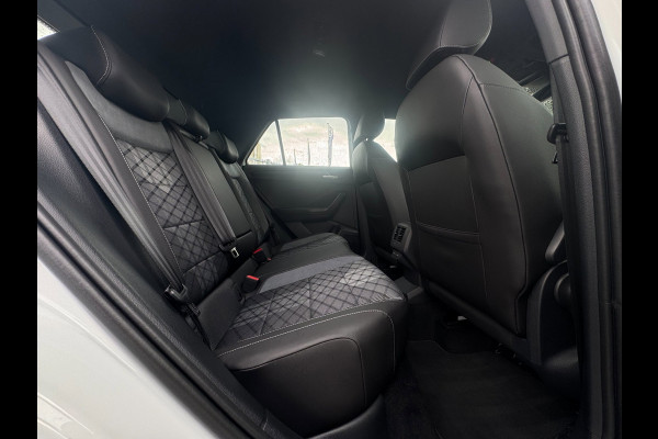 Volkswagen T-Roc 1.0 TSI R-Line Afneembare trekhaak | IQ Light | Carplay | Verwarmde voorstoelen | Acc | Pdc
