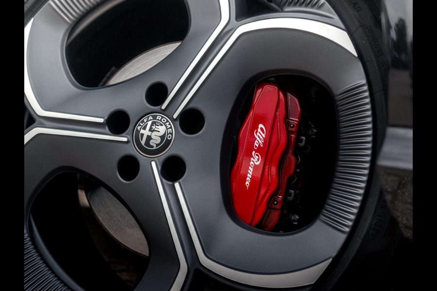 Alfa Romeo Tonale 1.3 Ibrida Plug-In Q4 270pk AWD Veloce | Teck Pack | Schuif/Kanteldak | Harman Kardon | 20"  | Bicolore