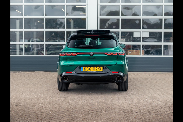Alfa Romeo Tonale 1.3 Ibrida Plug-In Q4 270pk AWD Veloce | Teck Pack | Schuif/Kanteldak | Harman Kardon | 20"  | Bicolore