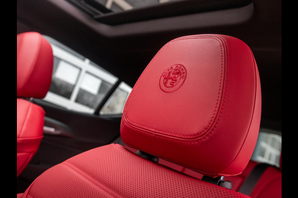 Alfa Romeo Tonale 1.3 Ibrida Plug-In Q4 270pk AWD Veloce | Teck Pack | Schuif/Kanteldak | Harman Kardon | 20"  | Bicolore