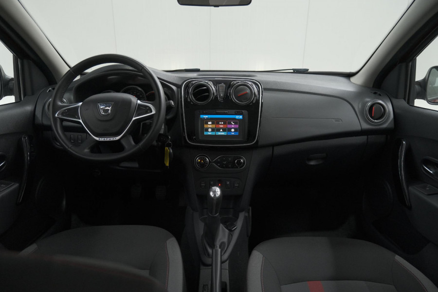Dacia Sandero TCe 90 Tech Road | Trekhaak | Navigatie | Parkeersensoren