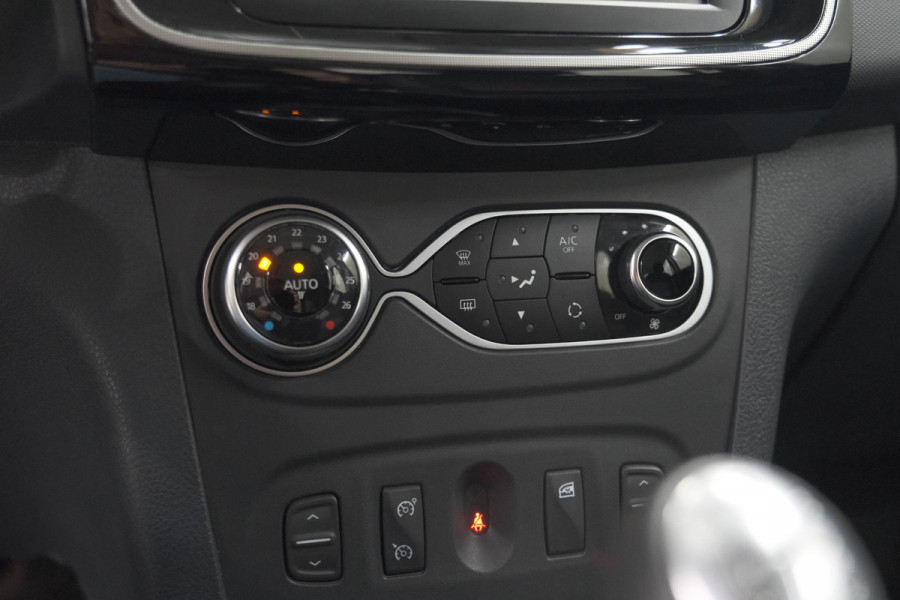 Dacia Sandero TCe 90 Tech Road | Trekhaak | Navigatie | Parkeersensoren