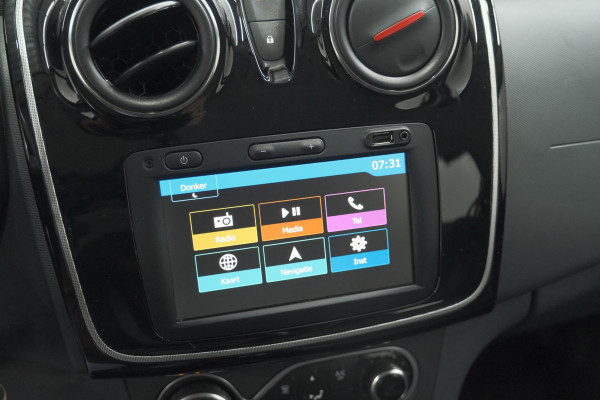 Dacia Sandero TCe 90 Tech Road | Trekhaak | Navigatie | Parkeersensoren