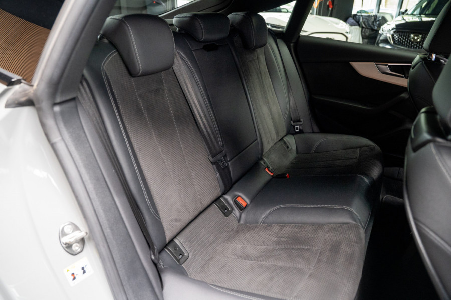 Audi A5 Sportback 45 TFSI quattro S edition Black Pack Matrix Led Keyless entry 19 inch Stoelverwarming