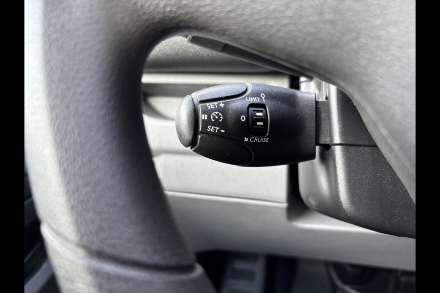 Opel Vivaro-e Combi L2H1 50 kWh 136 PK | 9.585 KM! | Climate Control | 9-persoons | Dubbele Zij-Schuifdeur | Privacy-Glass