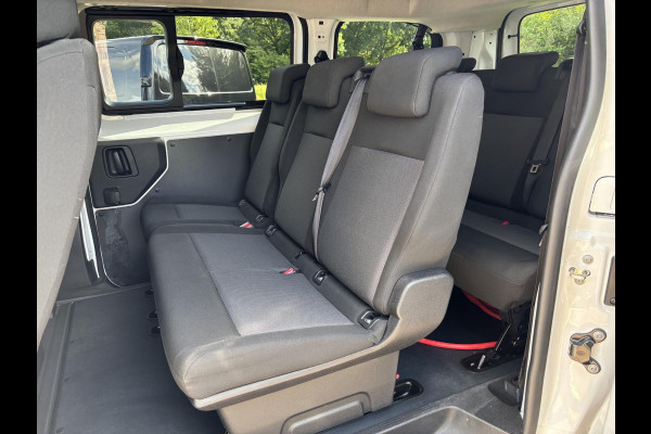 Opel Vivaro-e Combi L2H1 50 kWh 136 PK | 9.585 KM! | Climate Control | 9-persoons | Dubbele Zij-Schuifdeur | Privacy-Glass