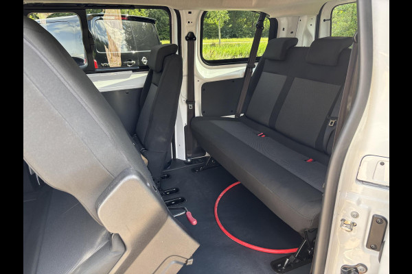 Opel Vivaro-e Combi L2H1 50 kWh 136 PK | 9.585 KM! | Climate Control | 9-persoons | Dubbele Zij-Schuifdeur | Privacy-Glass