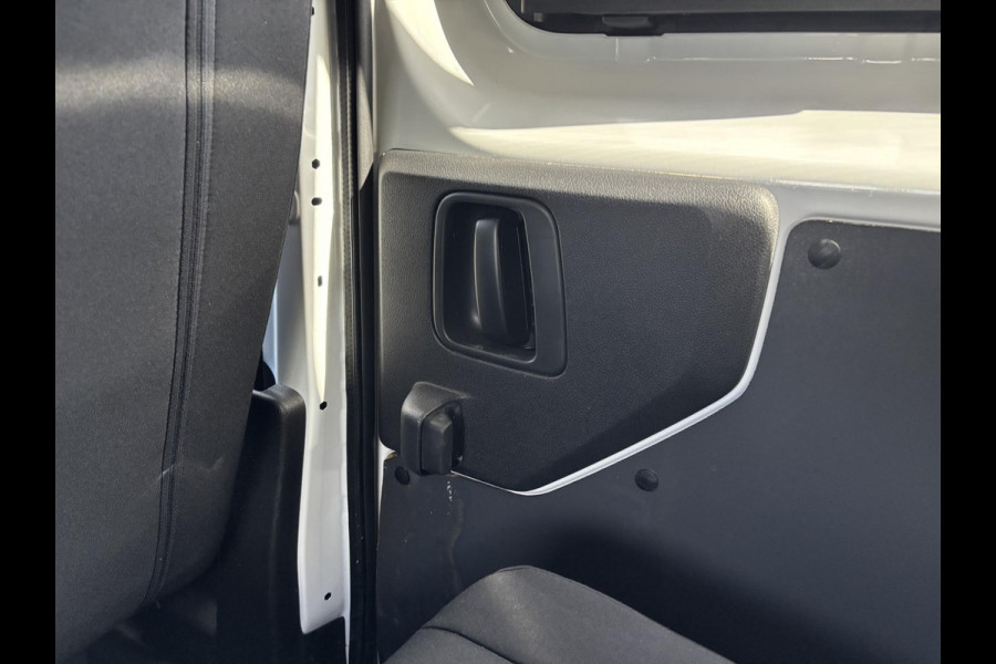 Opel Vivaro-e Combi L2H1 50 kWh 136 PK | 9.585 KM! | Climate Control | 9-persoons | Dubbele Zij-Schuifdeur | Privacy-Glass